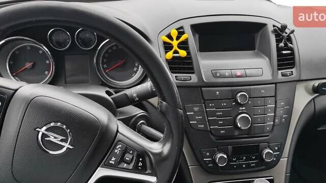 Синій Опель Інсігнія, об'ємом двигуна 2 л та пробігом 240 тис. км за 9500 $, фото 3 на Automoto.ua