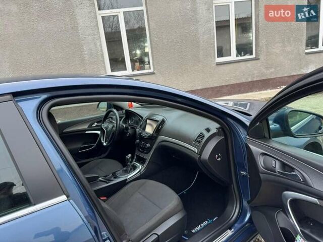 Синий Опель Инсигния, объемом двигателя 1.36 л и пробегом 144 тыс. км за 11250 $, фото 5 на Automoto.ua