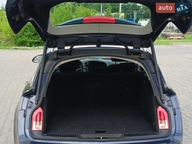 Синій Опель Інсігнія, об'ємом двигуна 1.96 л та пробігом 259 тис. км за 5200 $, фото 4 на Automoto.ua