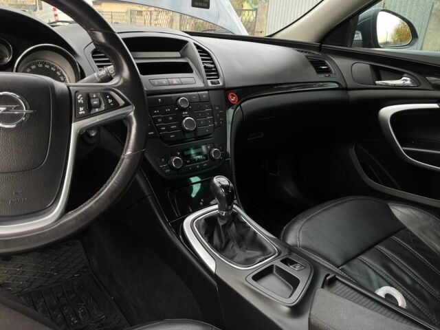 Синий Опель Инсигния, объемом двигателя 1.6 л и пробегом 250 тыс. км за 7000 $, фото 9 на Automoto.ua