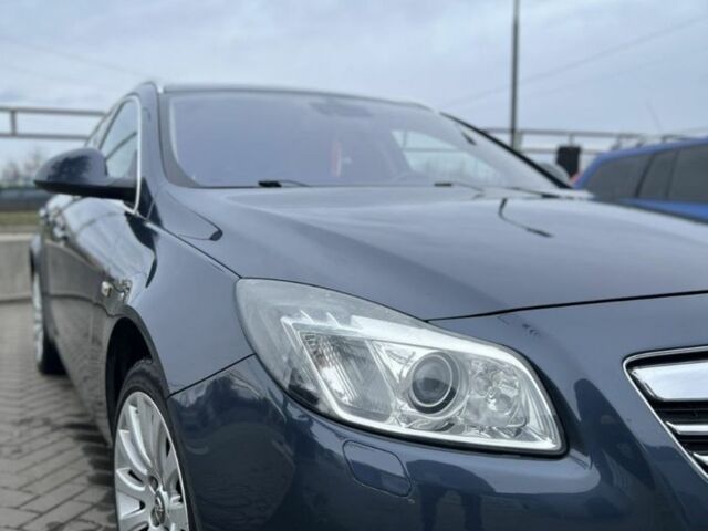 Синий Опель Инсигния, объемом двигателя 1.6 л и пробегом 246 тыс. км за 7900 $, фото 1 на Automoto.ua