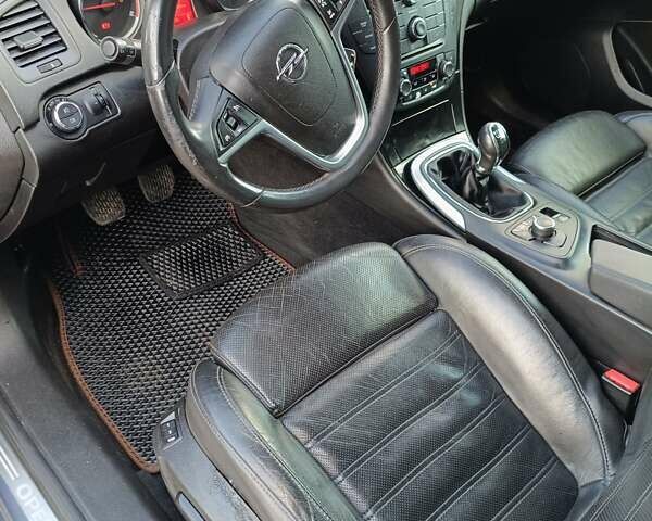 Синий Опель Инсигния, объемом двигателя 1.96 л и пробегом 309 тыс. км за 6999 $, фото 7 на Automoto.ua