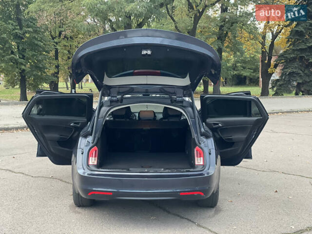 Синий Опель Инсигния, объемом двигателя 1.96 л и пробегом 289 тыс. км за 6594 $, фото 13 на Automoto.ua