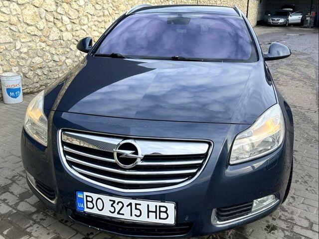 Синий Опель Инсигния, объемом двигателя 1.6 л и пробегом 253 тыс. км за 7100 $, фото 2 на Automoto.ua