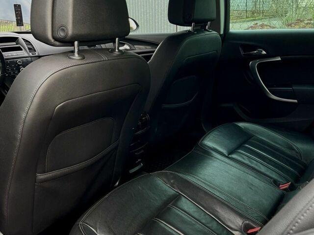 Синий Опель Инсигния, объемом двигателя 1.6 л и пробегом 250 тыс. км за 7000 $, фото 20 на Automoto.ua