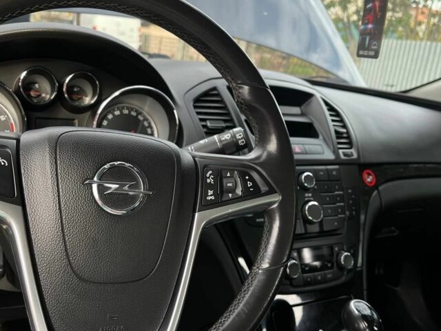 Синий Опель Инсигния, объемом двигателя 1.6 л и пробегом 250 тыс. км за 7000 $, фото 6 на Automoto.ua