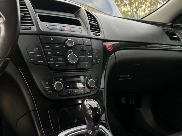 Синій Опель Інсігнія, об'ємом двигуна 1.6 л та пробігом 250 тис. км за 7200 $, фото 5 на Automoto.ua