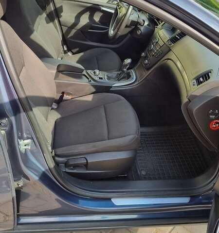 Синий Опель Инсигния, объемом двигателя 1.96 л и пробегом 319 тыс. км за 5600 $, фото 7 на Automoto.ua