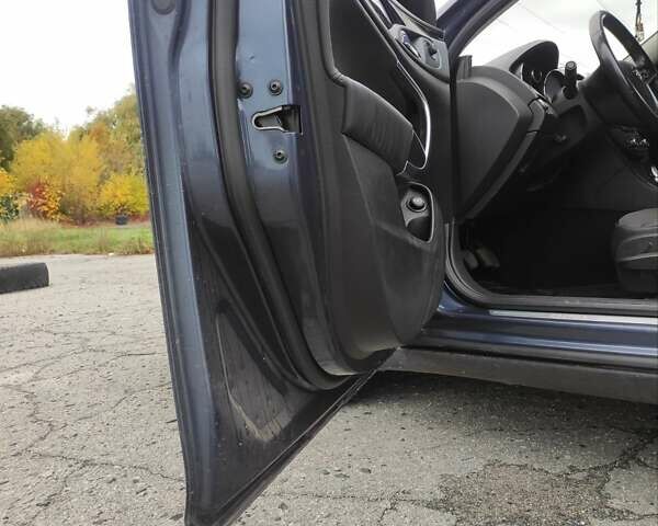 Синій Опель Інсігнія, об'ємом двигуна 1.96 л та пробігом 281 тис. км за 5600 $, фото 25 на Automoto.ua