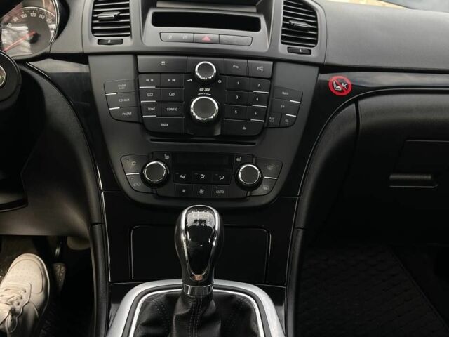 Синий Опель Инсигния, объемом двигателя 1.6 л и пробегом 250 тыс. км за 7000 $, фото 14 на Automoto.ua