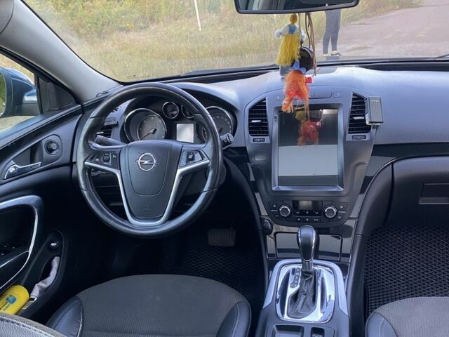 Синий Опель Инсигния, объемом двигателя 2 л и пробегом 320 тыс. км за 8100 $, фото 2 на Automoto.ua