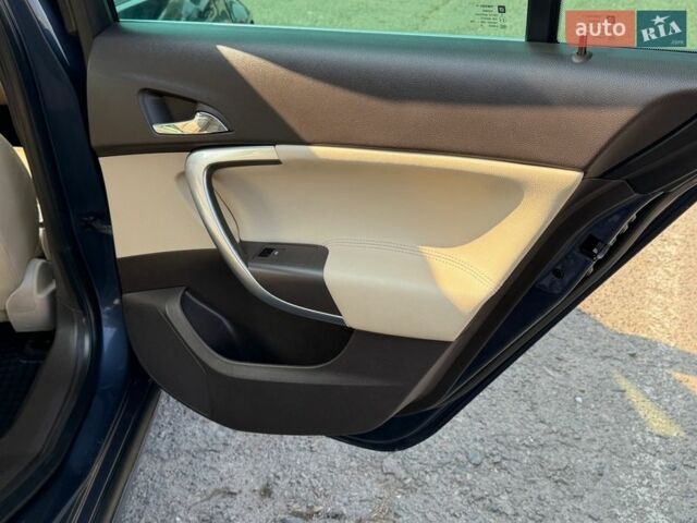 Синий Опель Инсигния, объемом двигателя 2 л и пробегом 280 тыс. км за 7450 $, фото 29 на Automoto.ua