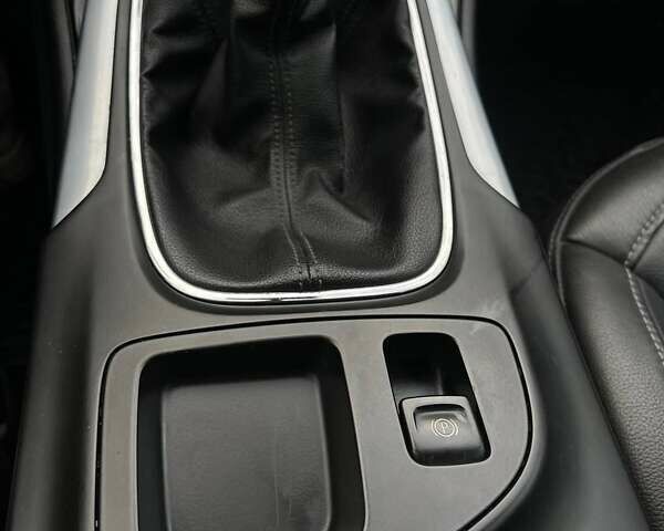 Синий Опель Инсигния, объемом двигателя 1.6 л и пробегом 250 тыс. км за 6999 $, фото 11 на Automoto.ua