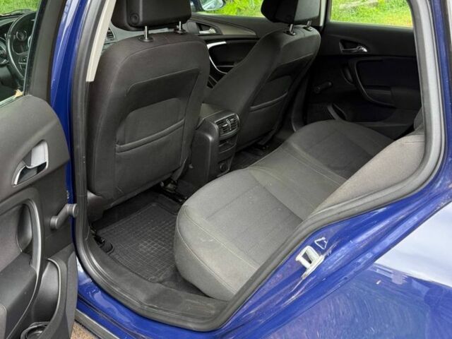 Синій Опель Інсігнія, об'ємом двигуна 2 л та пробігом 241 тис. км за 7100 $, фото 2 на Automoto.ua