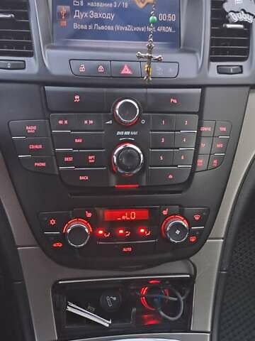 Синий Опель Инсигния, объемом двигателя 1.96 л и пробегом 311 тыс. км за 6700 $, фото 10 на Automoto.ua