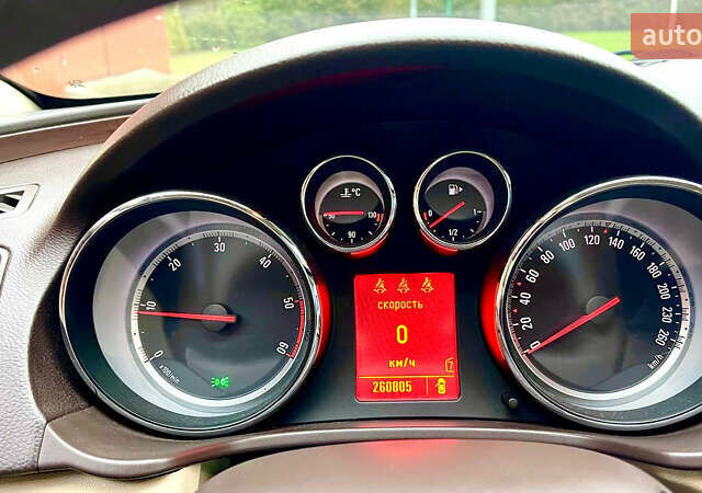 Синий Опель Инсигния, объемом двигателя 2 л и пробегом 260 тыс. км за 6800 $, фото 9 на Automoto.ua