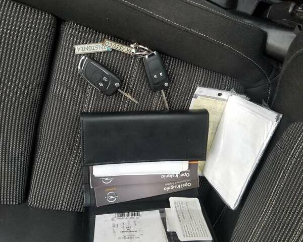 Синий Опель Инсигния, объемом двигателя 1.96 л и пробегом 376 тыс. км за 6500 $, фото 10 на Automoto.ua