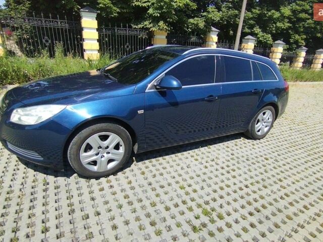 Синий Опель Инсигния, объемом двигателя 1.8 л и пробегом 180 тыс. км за 9000 $, фото 1 на Automoto.ua