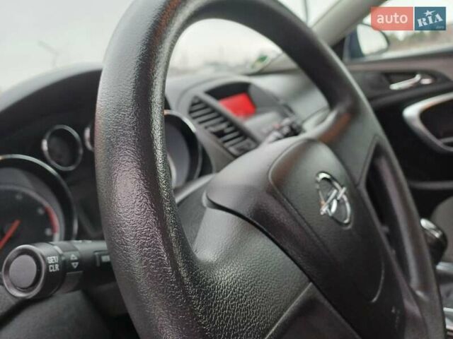 Синий Опель Инсигния, объемом двигателя 2 л и пробегом 270 тыс. км за 5950 $, фото 28 на Automoto.ua