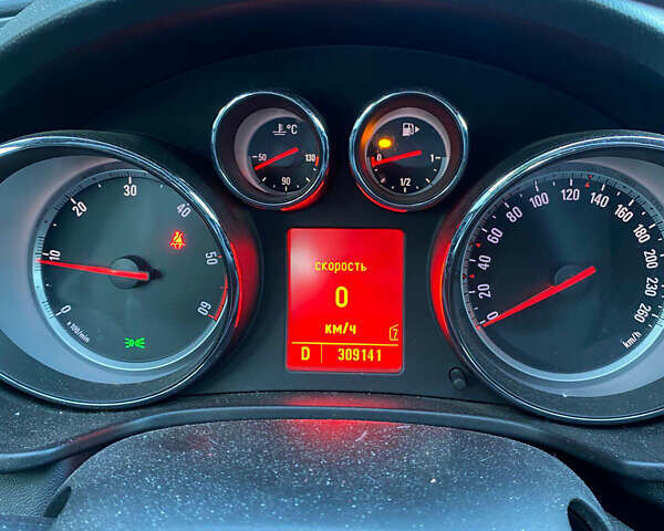 Синій Опель Інсігнія, об'ємом двигуна 1.96 л та пробігом 310 тис. км за 7500 $, фото 13 на Automoto.ua