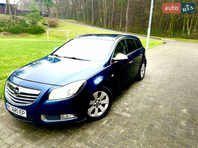 Синий Опель Инсигния, объемом двигателя 2 л и пробегом 260 тыс. км за 6800 $, фото 2 на Automoto.ua