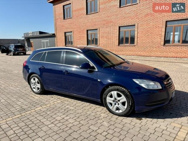 Синій Опель Інсігнія, об'ємом двигуна 1.96 л та пробігом 370 тис. км за 6500 $, фото 4 на Automoto.ua