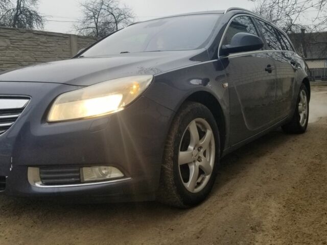 Синий Опель Инсигния, объемом двигателя 2 л и пробегом 376 тыс. км за 6500 $, фото 1 на Automoto.ua