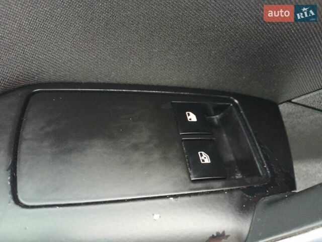 Синий Опель Инсигния, объемом двигателя 2 л и пробегом 270 тыс. км за 5950 $, фото 31 на Automoto.ua