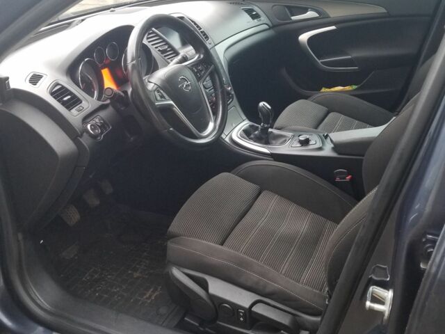 Синий Опель Инсигния, объемом двигателя 2 л и пробегом 376 тыс. км за 6500 $, фото 5 на Automoto.ua