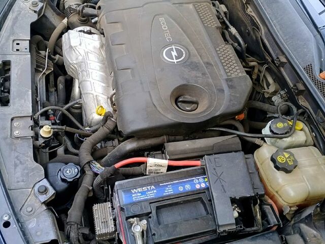 Синий Опель Инсигния, объемом двигателя 2 л и пробегом 230 тыс. км за 5500 $, фото 4 на Automoto.ua