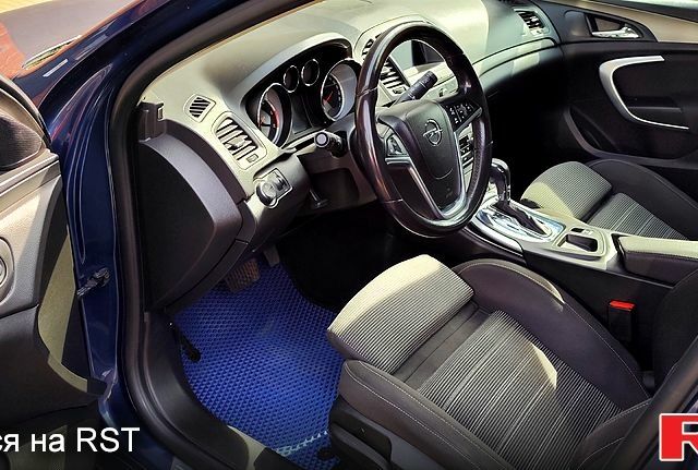 Синий Опель Инсигния, объемом двигателя 2 л и пробегом 21200 тыс. км за 8500 $, фото 10 на Automoto.ua