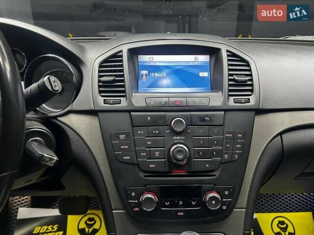 Синий Опель Инсигния, объемом двигателя 2 л и пробегом 211 тыс. км за 8800 $, фото 11 на Automoto.ua