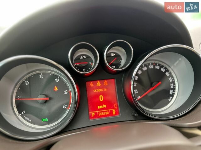 Синій Опель Інсігнія, об'ємом двигуна 2 л та пробігом 266 тис. км за 7500 $, фото 31 на Automoto.ua