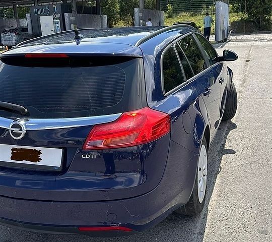 Синій Опель Інсігнія, об'ємом двигуна 2 л та пробігом 253 тис. км за 7500 $, фото 6 на Automoto.ua
