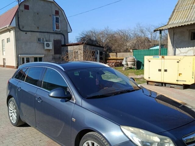 Синий Опель Инсигния, объемом двигателя 2 л и пробегом 230 тыс. км за 7300 $, фото 1 на Automoto.ua