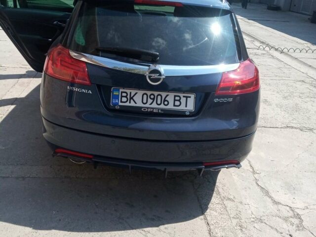 Синій Опель Інсігнія, об'ємом двигуна 2 л та пробігом 240 тис. км за 8350 $, фото 5 на Automoto.ua