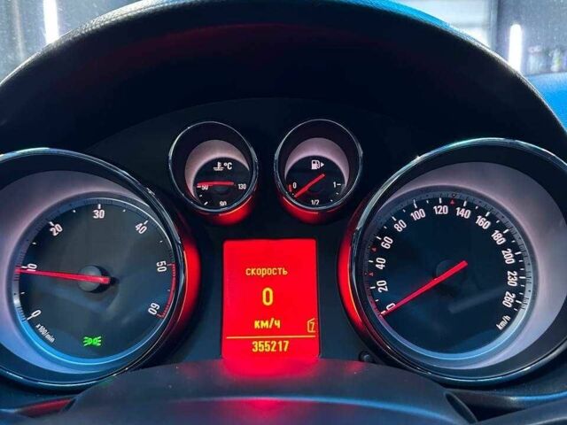 Синий Опель Инсигния, объемом двигателя 2 л и пробегом 355 тыс. км за 6250 $, фото 6 на Automoto.ua