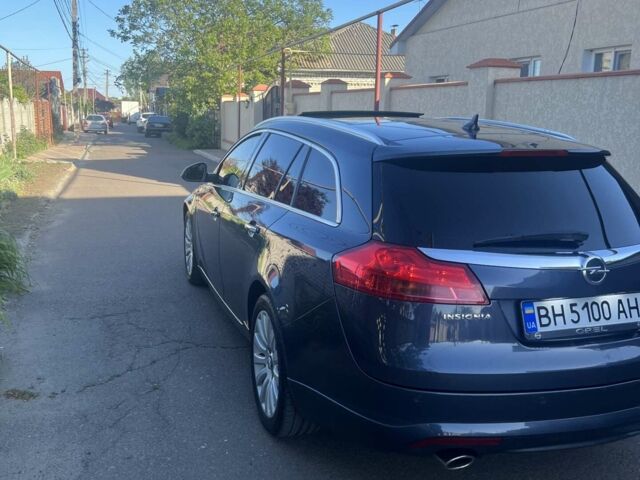 Синий Опель Инсигния, объемом двигателя 2.79 л и пробегом 220 тыс. км за 7800 $, фото 4 на Automoto.ua