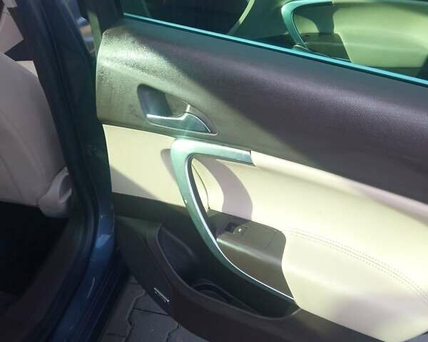 Синий Опель Инсигния, объемом двигателя 2 л и пробегом 238 тыс. км за 8800 $, фото 7 на Automoto.ua