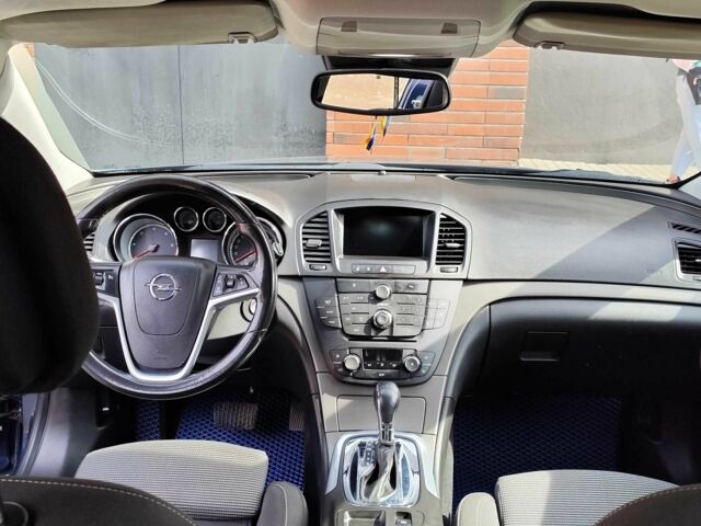 Синий Опель Инсигния, объемом двигателя 2 л и пробегом 212 тыс. км за 8500 $, фото 9 на Automoto.ua