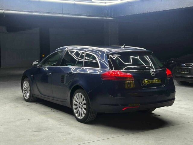 Синий Опель Инсигния, объемом двигателя 2 л и пробегом 211 тыс. км за 8800 $, фото 3 на Automoto.ua