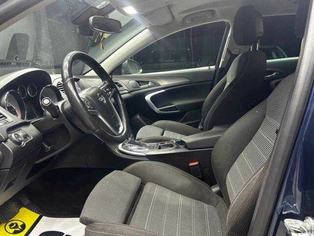 Синий Опель Инсигния, объемом двигателя 2 л и пробегом 211 тыс. км за 8800 $, фото 7 на Automoto.ua