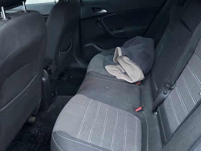 Синій Опель Інсігнія, об'ємом двигуна 2 л та пробігом 408 тис. км за 4000 $, фото 5 на Automoto.ua