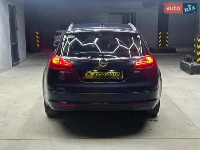 Синий Опель Инсигния, объемом двигателя 2 л и пробегом 211 тыс. км за 8800 $, фото 4 на Automoto.ua