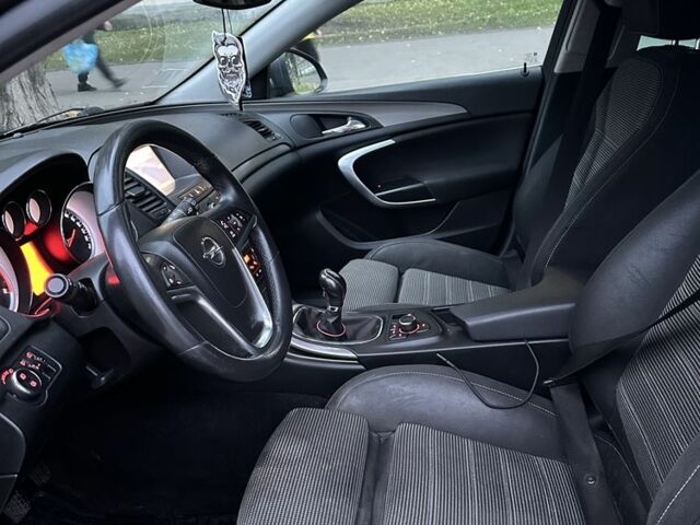 Синій Опель Інсігнія, об'ємом двигуна 2 л та пробігом 408 тис. км за 4000 $, фото 4 на Automoto.ua