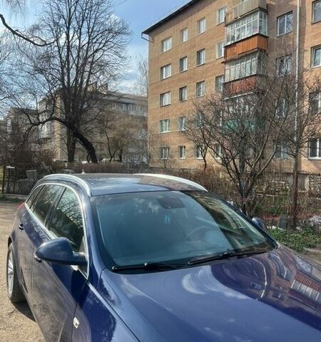 Синий Опель Инсигния, объемом двигателя 1.96 л и пробегом 235 тыс. км за 6600 $, фото 4 на Automoto.ua