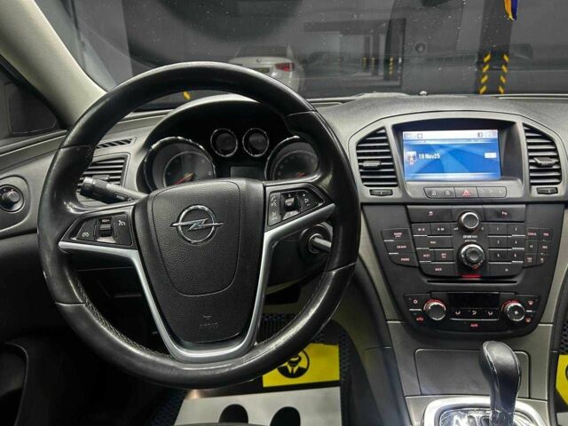 Синий Опель Инсигния, объемом двигателя 2 л и пробегом 211 тыс. км за 8800 $, фото 9 на Automoto.ua