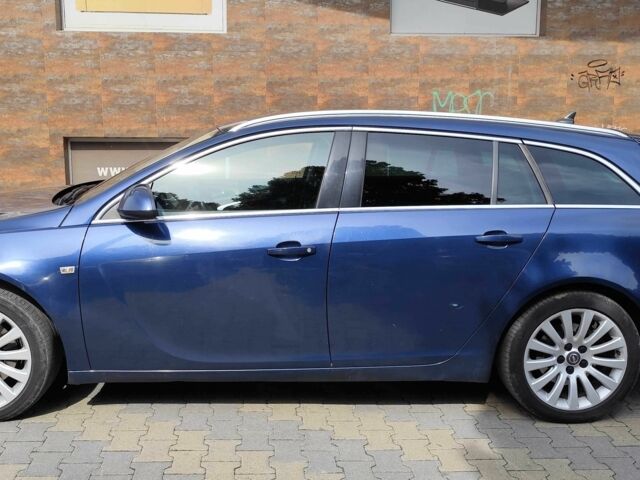 Синий Опель Инсигния, объемом двигателя 2 л и пробегом 212 тыс. км за 8500 $, фото 2 на Automoto.ua