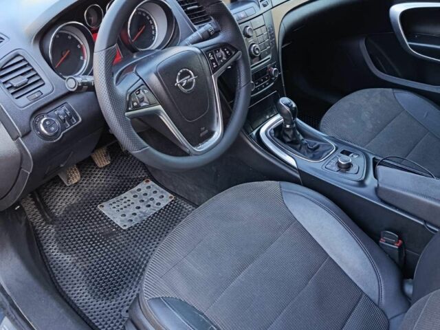 Синий Опель Инсигния, объемом двигателя 2 л и пробегом 230 тыс. км за 7300 $, фото 9 на Automoto.ua