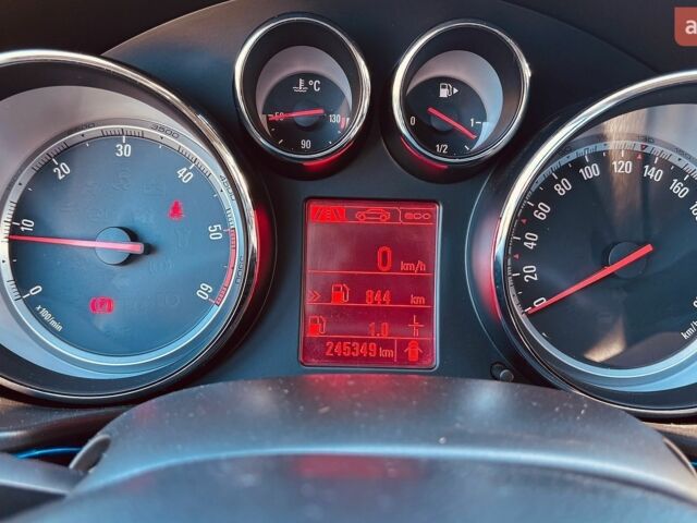 Синий Опель Инсигния, объемом двигателя 1.96 л и пробегом 240 тыс. км за 7100 $, фото 7 на Automoto.ua